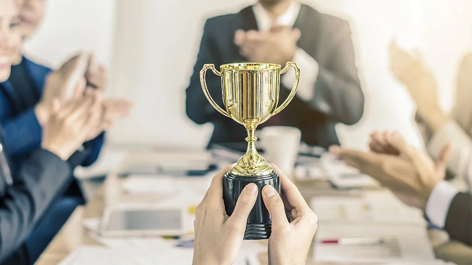 Building Effective Employee Rewards and Recognition Programs